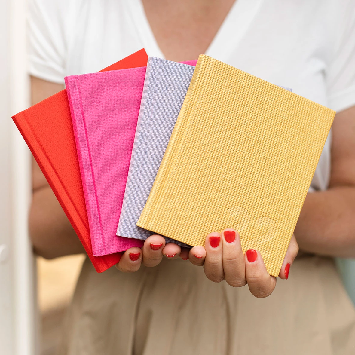 Bookbinders Design - 2022 Diary - Hardcover - Regular - Pink Diaries 7 Bookbinders Design - 2022 Diary - Hardcover - Regular - Pink Diaries