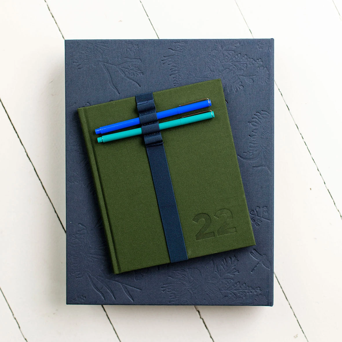 Bookbinders Design - 2022 Diary - Hardcover - Regular - Forest Green 8 Bookbinders Design - 2022 Diary - Hardcover - Regular - Forest Green