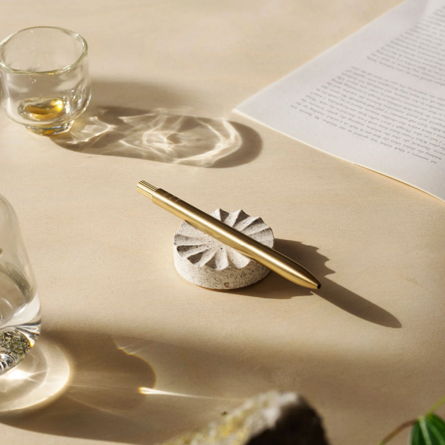 Ajoto - Pen Rest - The Crown 6 Ajoto - Pen Rest - The Crown