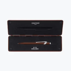 Caran D'Ache - Ballpoint Pen - 849 Bar - Caran D'Ache + LINE FRIENDS (Brown) Ballpoint Pens 7 Caran D'Ache - Ballpoint Pen - 849 Bar - Caran D'Ache + LINE FRIENDS (Brown) Ballpoint Pens