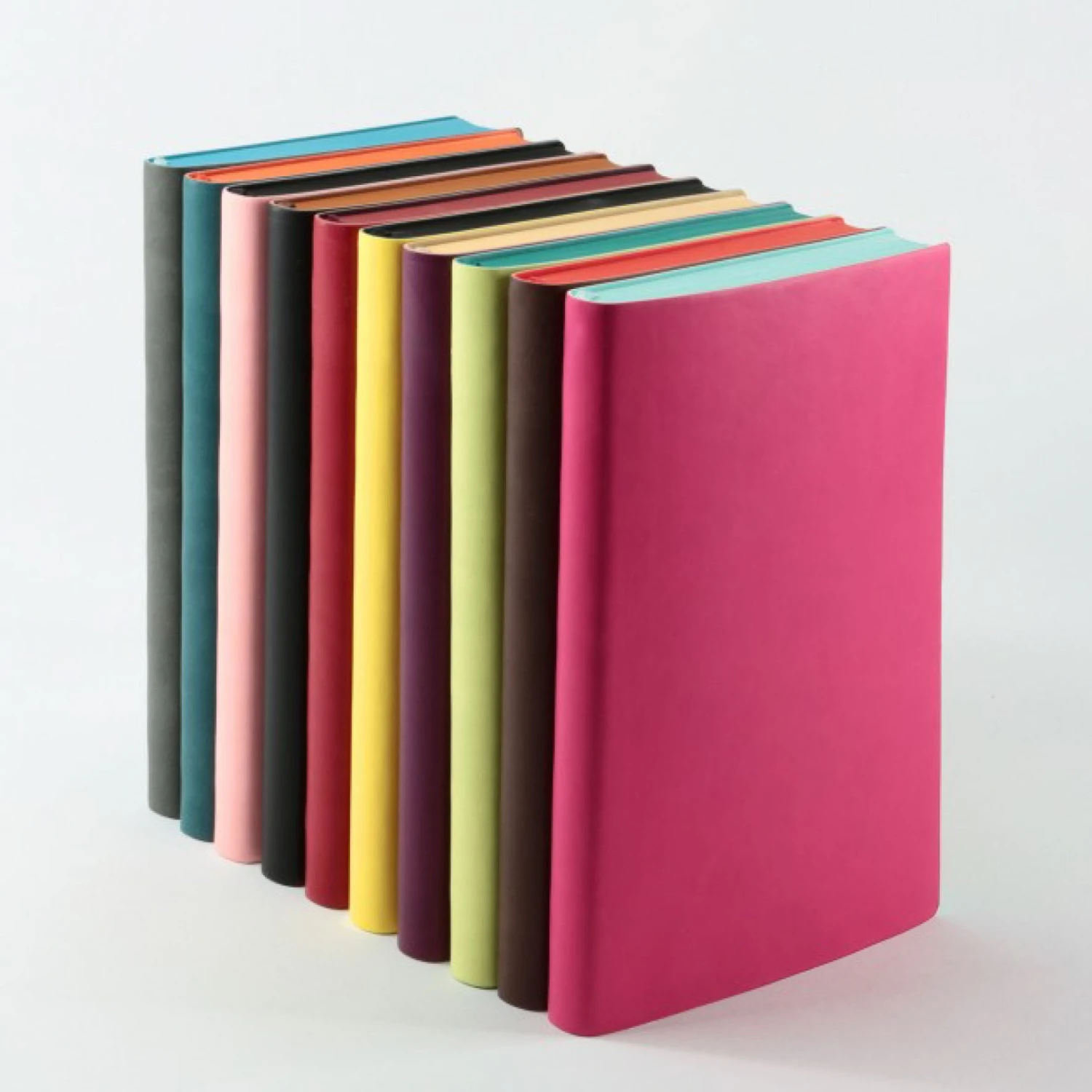 Daycraft - 2022 Diary - Signature - A5 - Red 7 Daycraft - 2022 Diary - Signature - A5 - Red