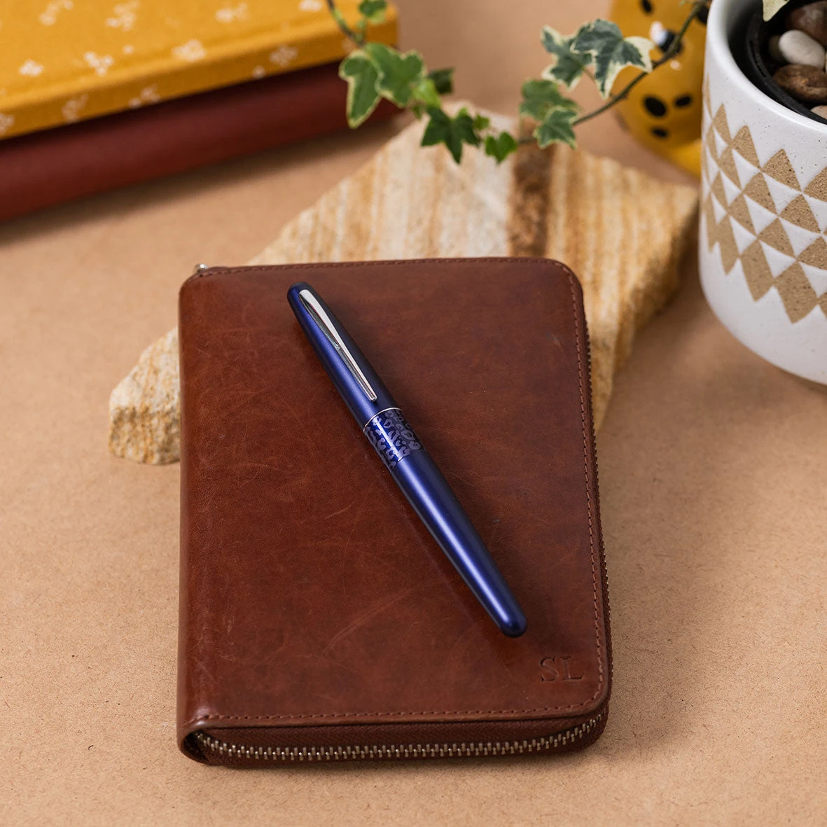 Fountain Pens Pilot - Fountain Pen - Metropolitan (MR2) - Deep Purple (Leopard) 5 Fountain Pens Pilot - Fountain Pen - Metropolitan (MR2) - Deep Purple (Leopard)