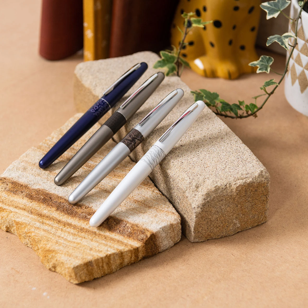 Pilot - Fountain Pen - Metropolitan (MR2) - White (Tiger) Fountain Pens 6 Pilot - Fountain Pen - Metropolitan (MR2) - White (Tiger) Fountain Pens