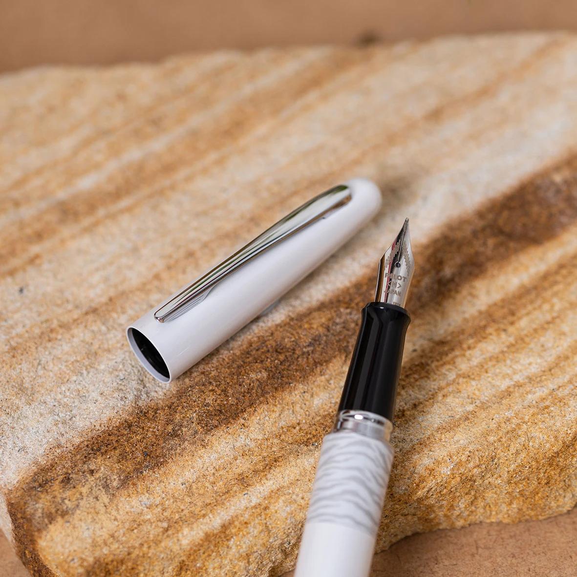 Pilot - Fountain Pen - Metropolitan (MR2) - White (Tiger) Fountain Pens 5 Pilot - Fountain Pen - Metropolitan (MR2) - White (Tiger) Fountain Pens