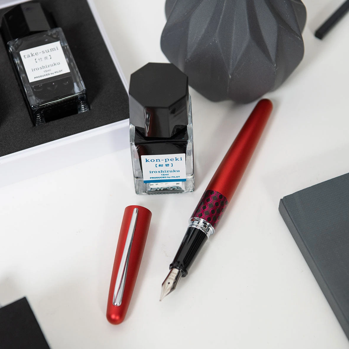 Pilot - Fountain Pen - Metropolitan (MR3) - Red (Wave) 4 Pilot - Fountain Pen - Metropolitan (MR3) - Red (Wave)