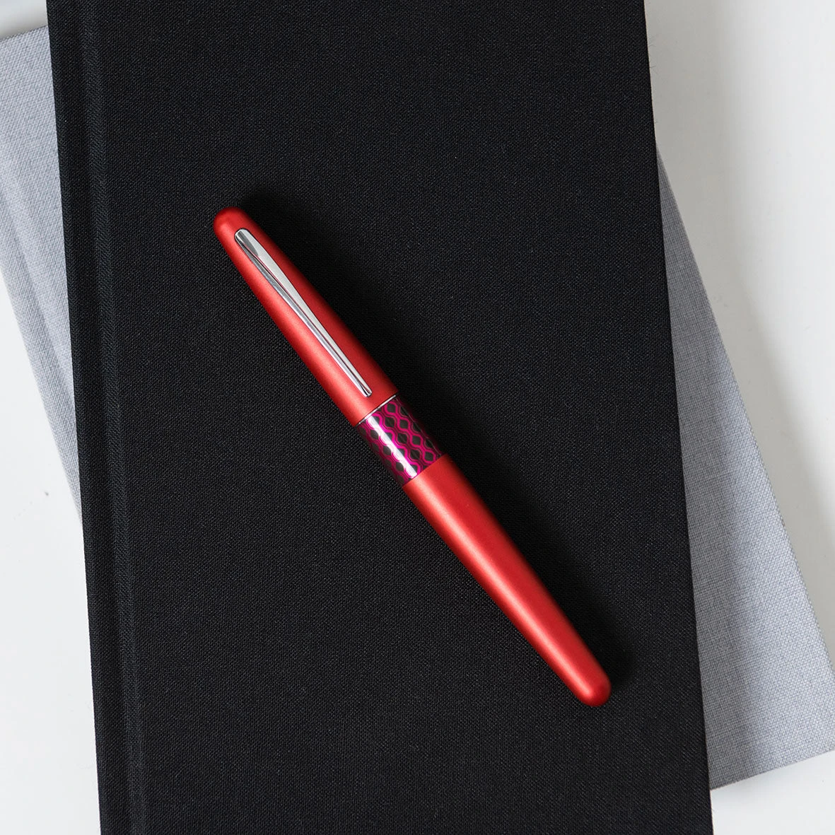 Pilot - Fountain Pen - Metropolitan (MR3) - Red (Wave) 5 Pilot - Fountain Pen - Metropolitan (MR3) - Red (Wave)