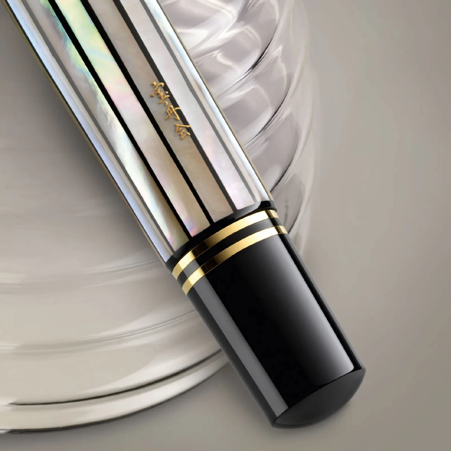 Fountain Pens Pelikan - M1000 Fountain Pen - Raden White Ray (Limited Edition) 5 Fountain Pens Pelikan - M1000 Fountain Pen - Raden White Ray (Limited Edition)