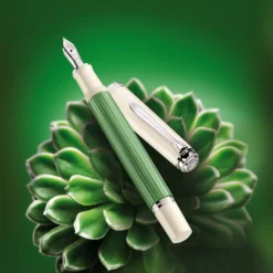 Pelikan - Souverän M605 Fountain Pen - Green-White Fountain Pens 7 Pelikan - Souverän M605 Fountain Pen - Green-White Fountain Pens