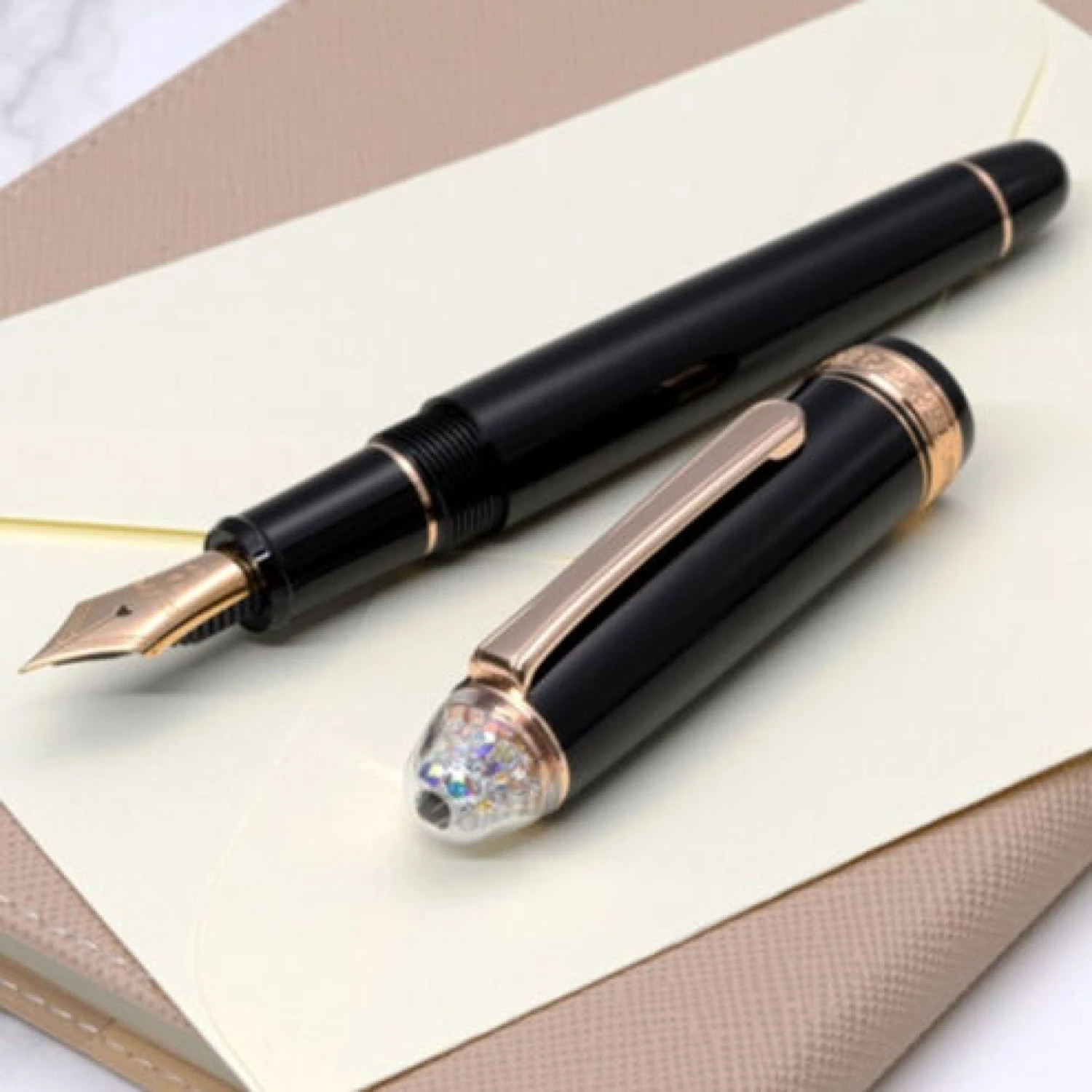 Platinum - Fountain Pen - #3776 Century - Shape Of Heart (Limited Edition) 5 Platinum - Fountain Pen - #3776 Century - Shape Of Heart (Limited Edition)